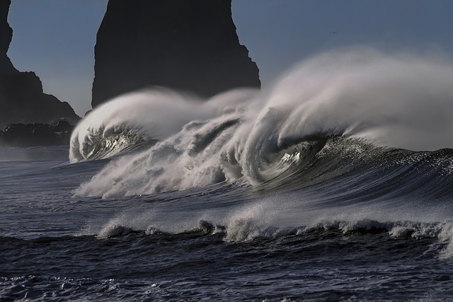 Waves crashing in from the ocean. 